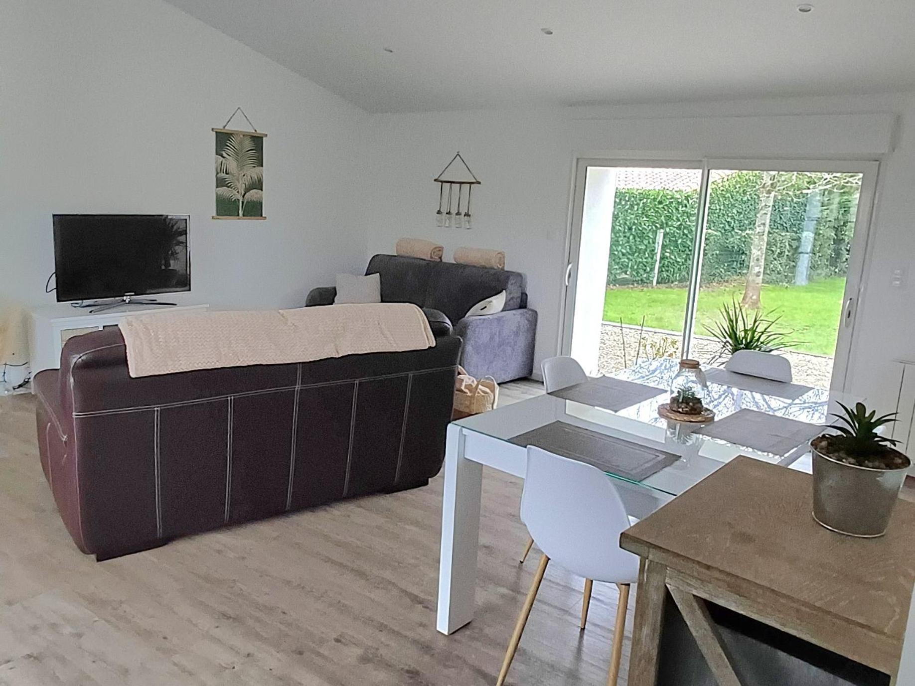 Maison Calme Au Bord De L'eau Marans (Charente-Maritime)
