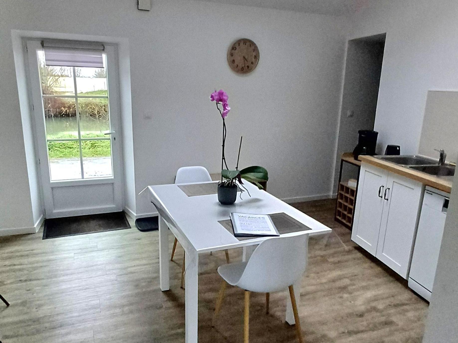 Holiday home Maison Calme Au Bord De L'eau *